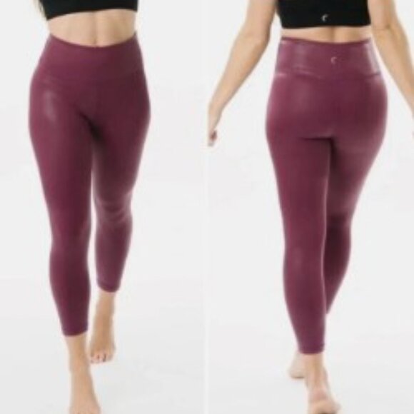 Zyia Lipgloss Metallic Plus High Rise Leggings 20” Inseam - Picture 3 of 4